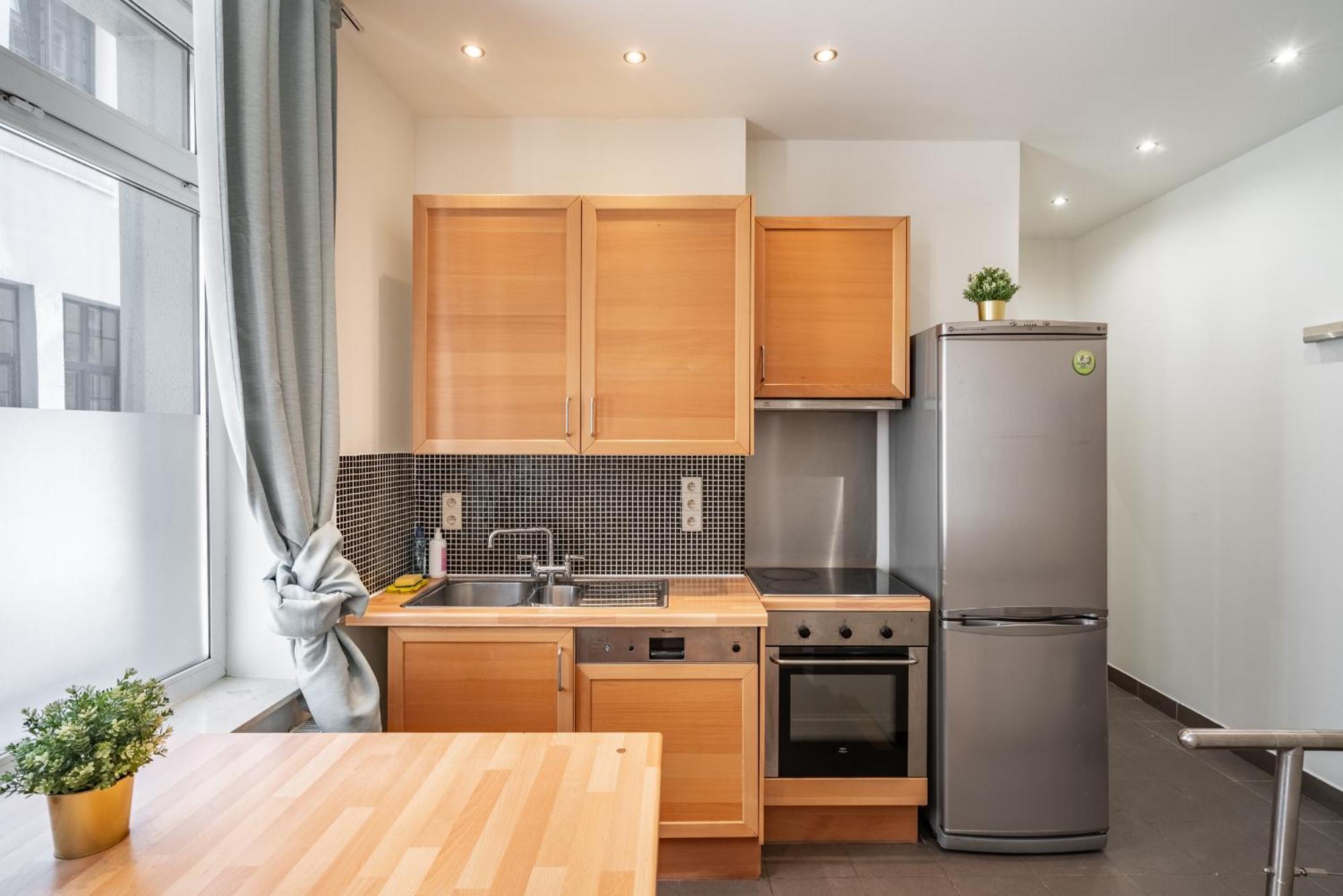 Authentic Apartments In The Center Of Antwerp Exterior photo